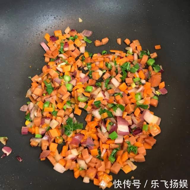 史上最好吃的美味蛋炒饭，粒粒分明，营养又美味，连吃三碗都不够