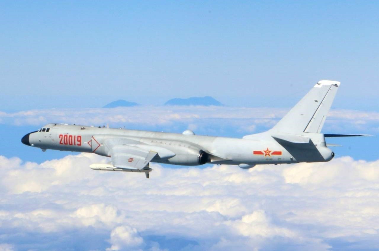 战略轰炸机|最强轰炸机载弹量对比，美23吨，俄45吨，我国是多少？