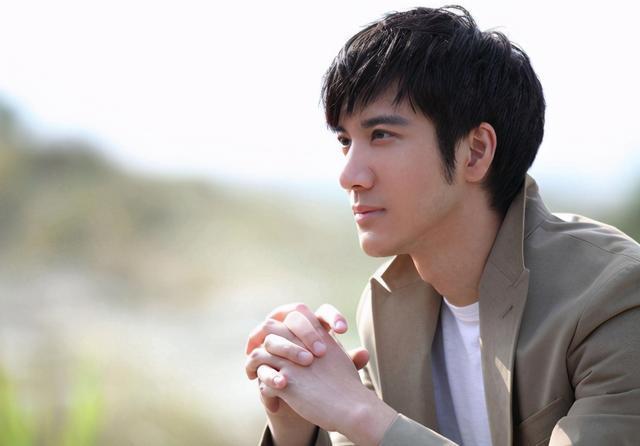 王力宏给儿子取名只有5笔,没有1笔是弯的,网友:不愧是才子