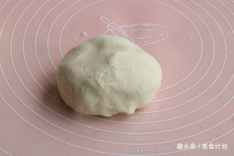 夏天就馋土豆新吃法，搓一搓蒸10分钟，出锅汤汁一滴不剩！