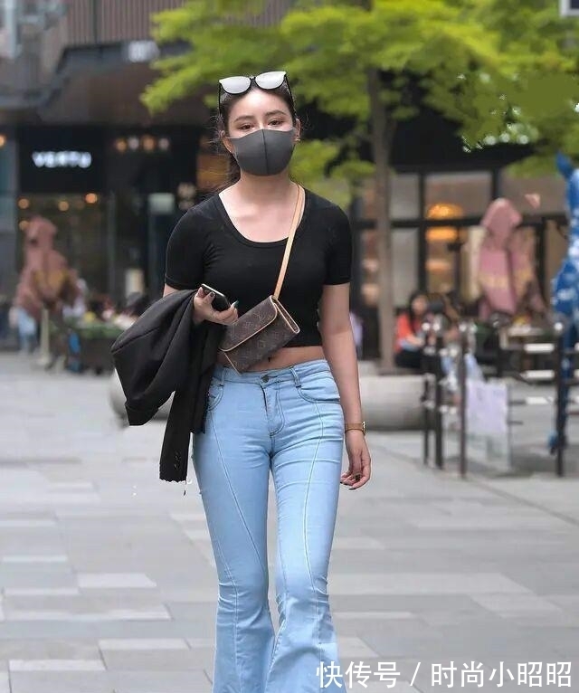 喇叭裤|“腿粗”并非大事,一套合身的穿搭,可以成为你的缓兵之计!