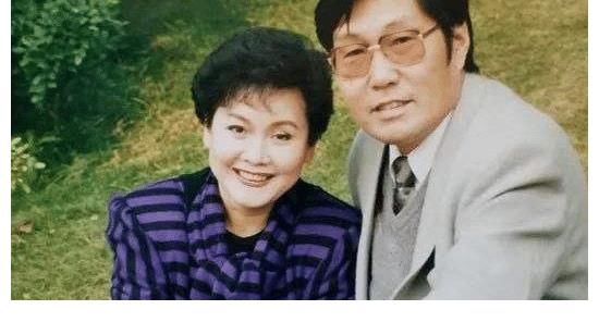 尚雯婕|當(dāng)眾質(zhì)疑尚雯婕，二婚嫁給自己的粉絲，耿直的李谷一現(xiàn)在怎樣了？