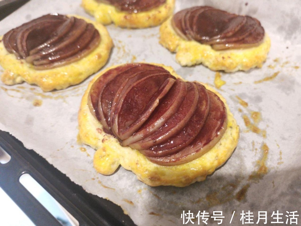 泡打粉|红酒煮苹果，做道好看又好吃的甜品，一个烤箱就搞定