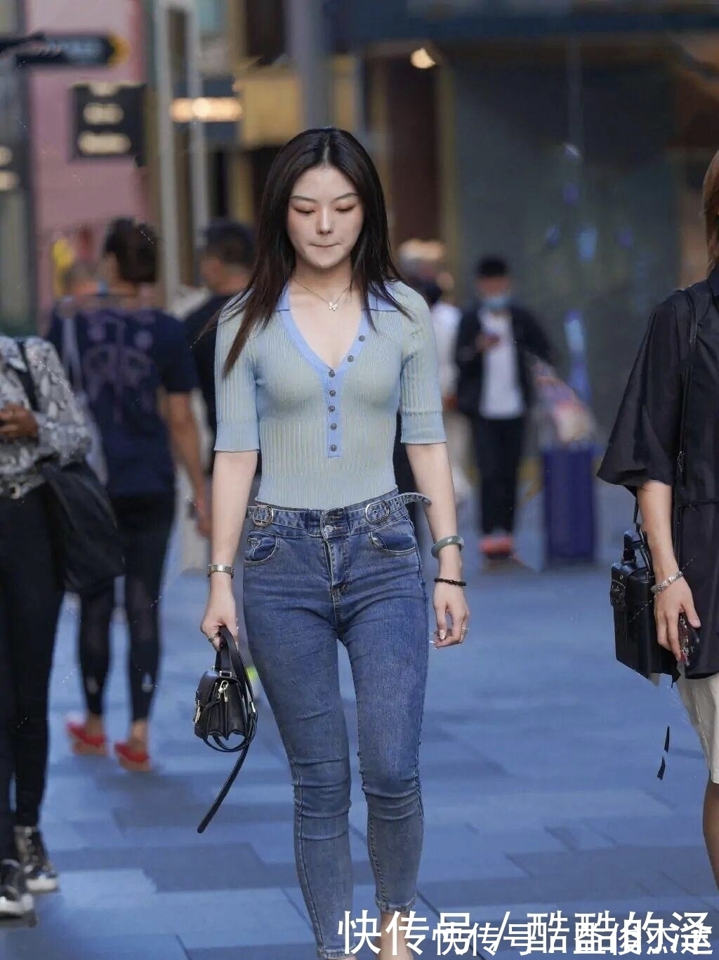 美女 “腿粗胯大”别不当回事，一旦穿搭失望，可能让你后悔莫及