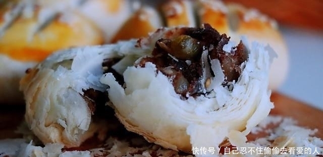 有面粉就能做,不发面,不醒面,层次分明,放3天还酥香掉渣