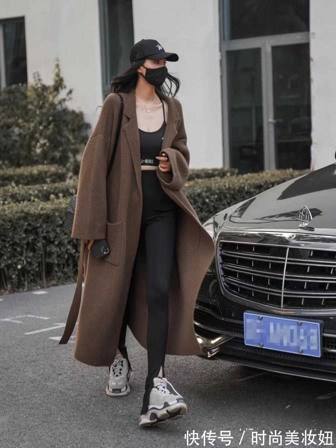 羽绒服|“长外套”到底怎么穿才高级?原来时髦精都这么穿,又飒又美