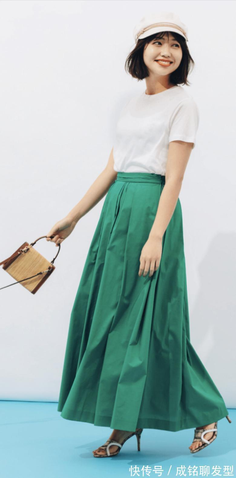 白色t恤|舒服又百搭的T恤,夏季最“潮”的时尚单品,简单随意凉爽不挑人