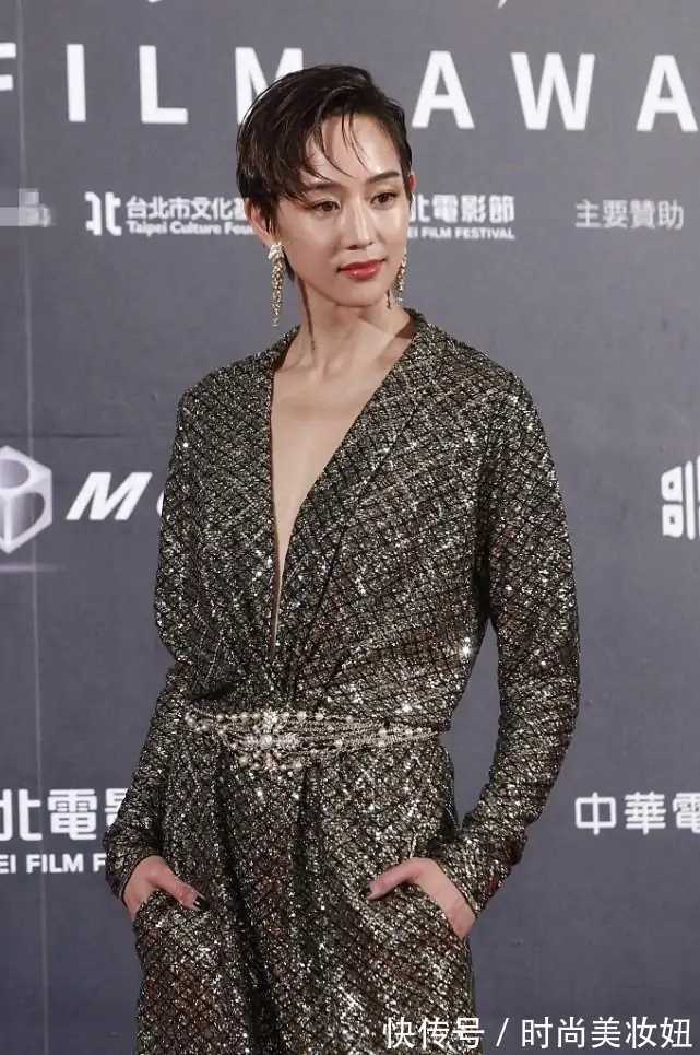 小姐姐|张钧甯这回造型太成功，穿深V连体裤又飒又美，连女生看了都心动