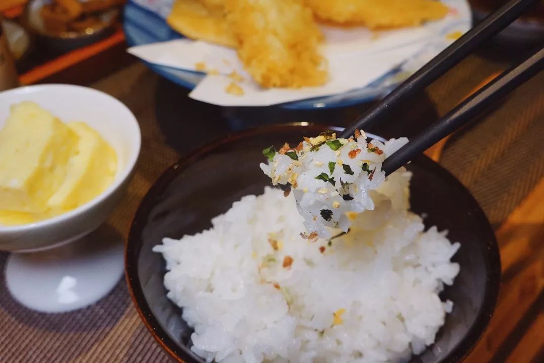 血糖高的人注意蒸米饭时加入两物,延缓衰老、血糖轻松降下来