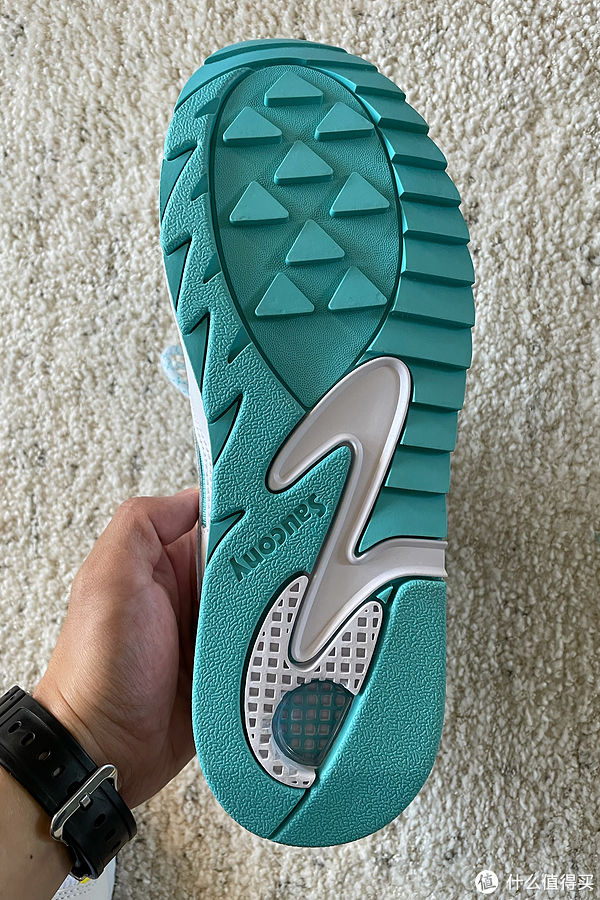 配色|Sneaker 篇一百一十八：Saucony Azura OG和Grid 8500开箱