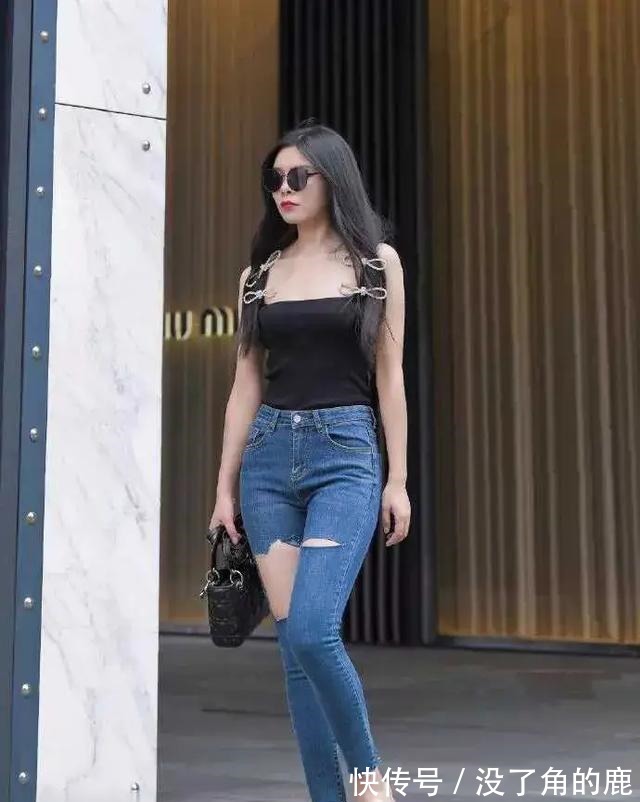 时尚 这款牛仔裤太独特,长了这么大还真的是第一次见,时尚潮流!