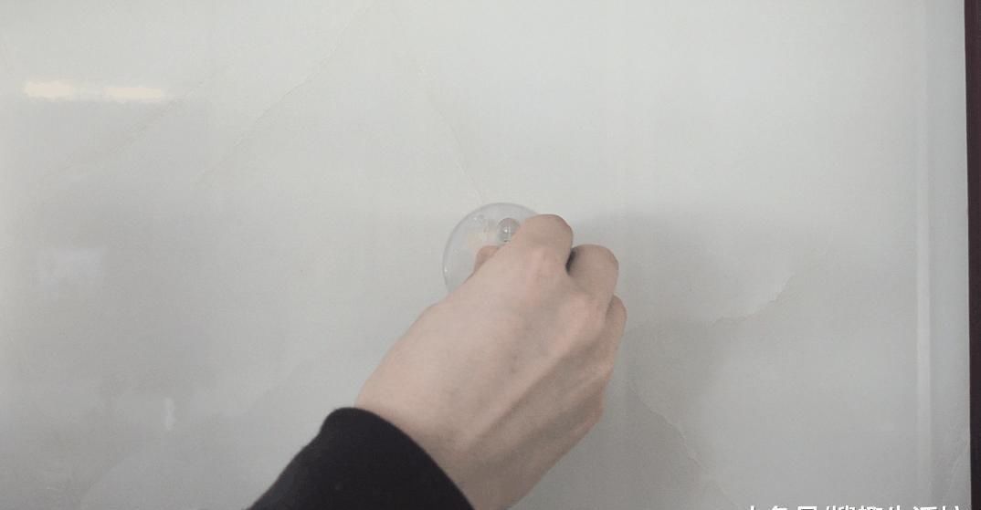 吸盘挂钩老是掉 教你一个简单绝招, 挂几十斤都很牢固, 太实用了