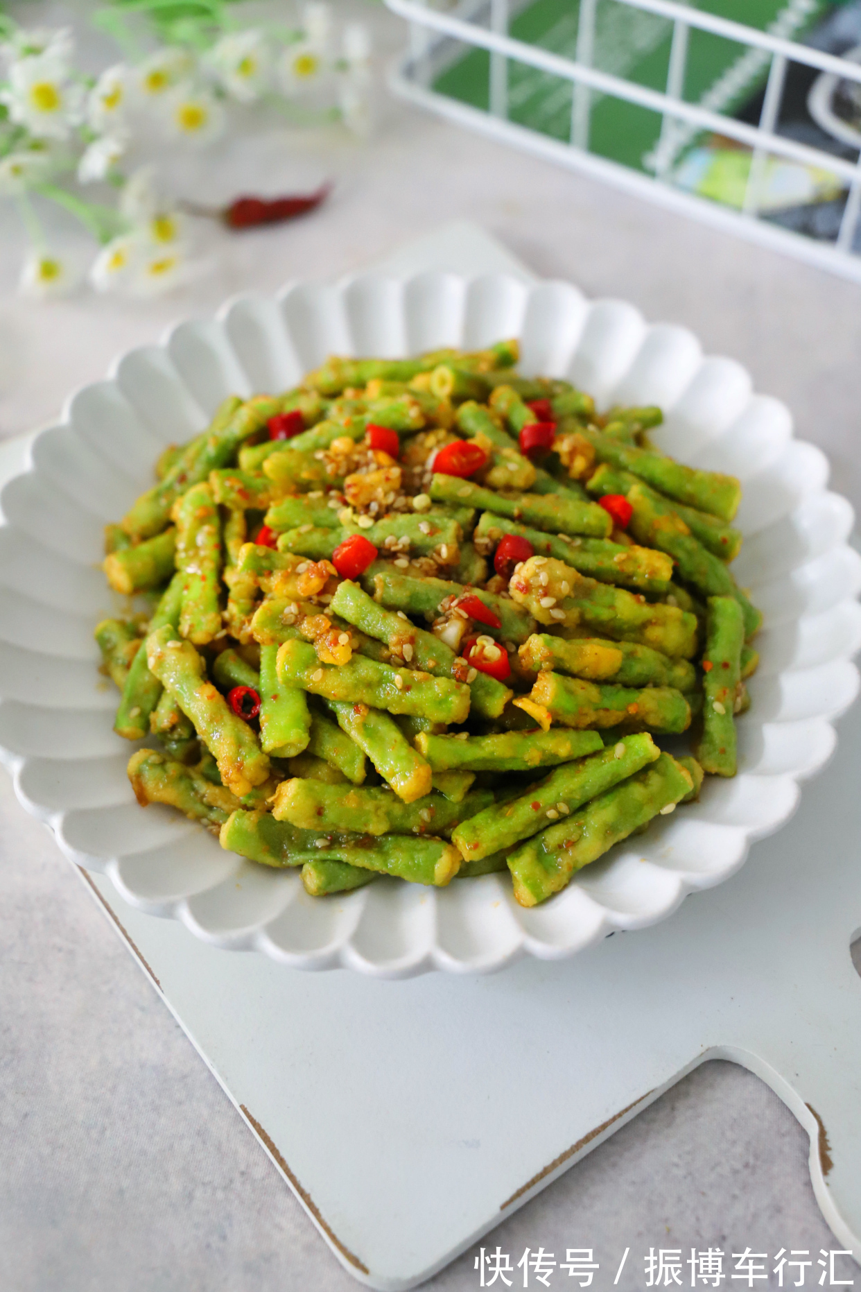 小米椒|豆角里打入1个鸡蛋,不炒不煮,没想到如此好吃,开胃解腻不长肉