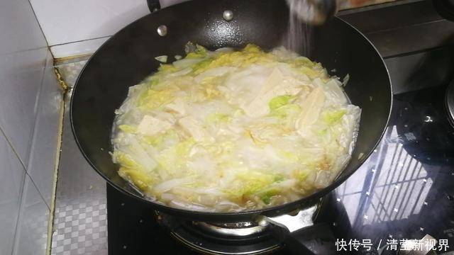 冻豆腐|日本人很喜欢吃的菜,我国也有,但很少人吃,含钙量比牛奶高!