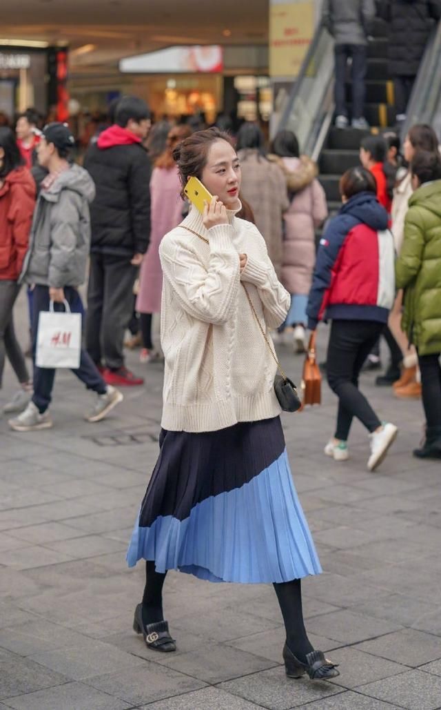 裙子最能够体现女人的气质，会让你看起来更加的优雅年轻