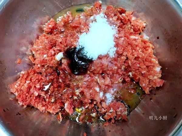 花生油|拌饺子馅加油还是加鸡蛋?教你正确做法,又鲜又香,咬一口都是汁