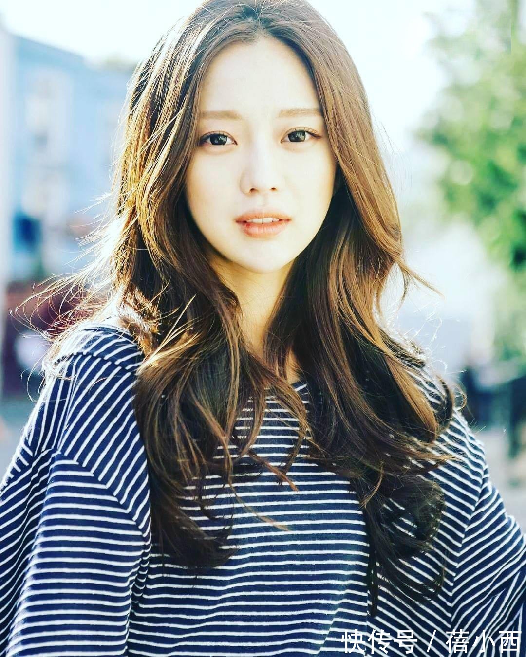 减龄|入秋打扮选对发型比长相重要,这3款卷发正流行,减龄还显脸小