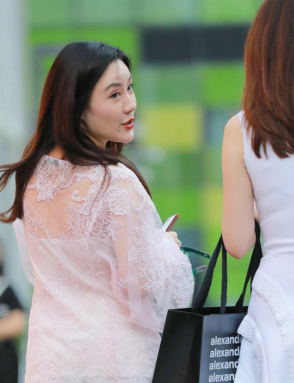 粉色|时尚:粉色的减龄效果好,有着一种温柔甜美的气息