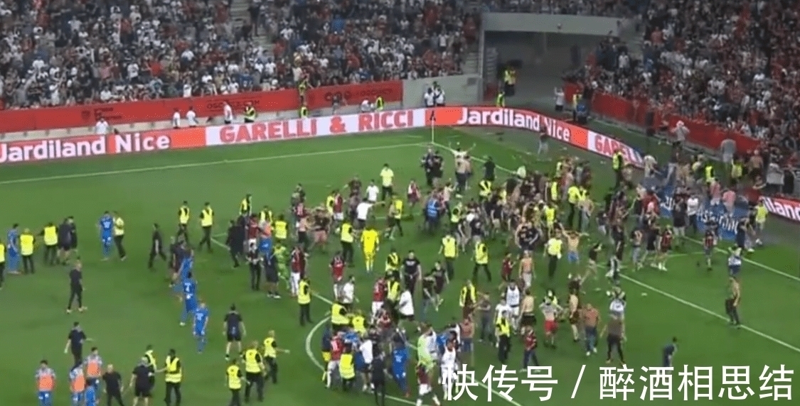 马赛|一场没踢!梅西后悔了,100多球迷冲进场内,围攻球员引发大混乱