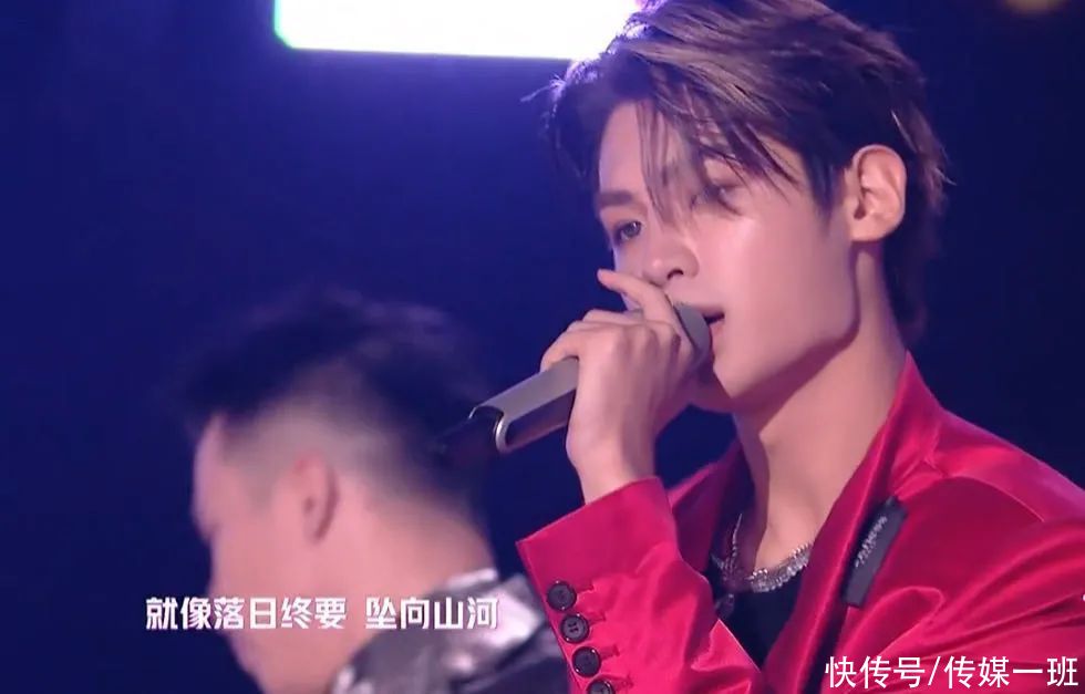 灾难|新潮好物夜晚会再现打光灾难,THE9妆容奇怪,黄明昊脸色暗淡