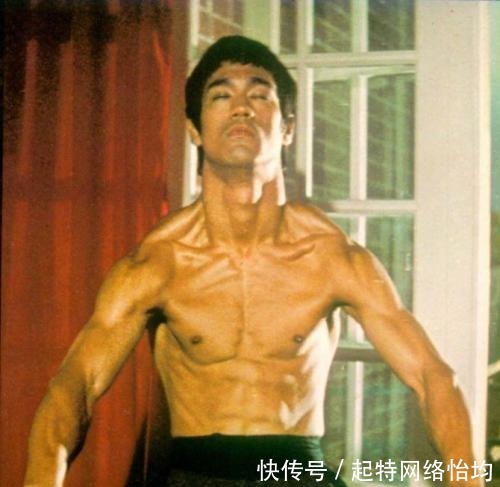 功夫哲学|李小龙出招时,为什么要喊一声?你听他喊的是什么