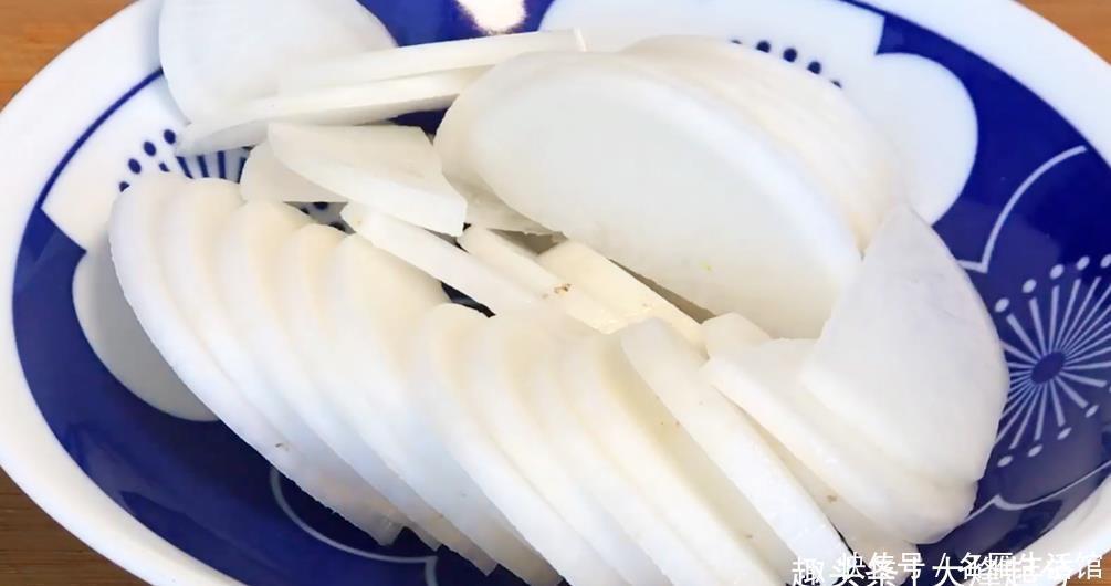 橘子皮不要扔,放锅里一煮,清甜可口营养美味,家人常喝对身体好