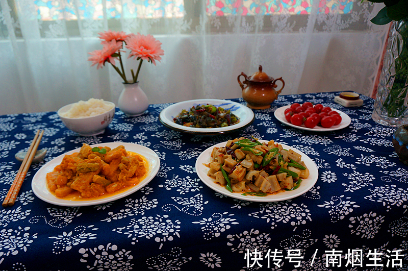 跟着我一起|蛋黄焗南瓜家庭版简单做法，味道香甜，色泽诱人