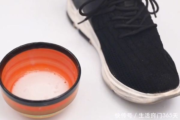 鸡蛋清|鸡蛋清和洗衣液混合在一起,真是太厉害了,解决了家家户户的烦恼