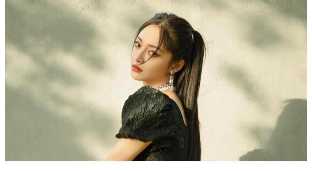 突破口|周洁琼和《跑男》格格不入令人尴尬，但却打开了节目逆袭的突破口