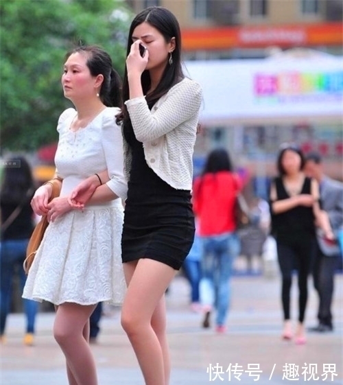 街拍超可爱的小姐姐,大长腿十分亮眼,非常有女人味