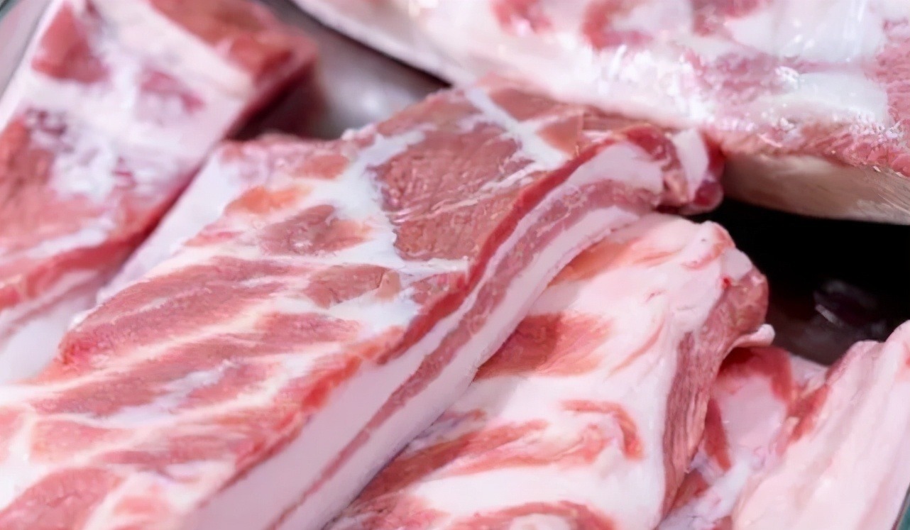 猪肉买多了，别直接放冰箱，老屠夫教你1招，3个月不坏，口感鲜嫩