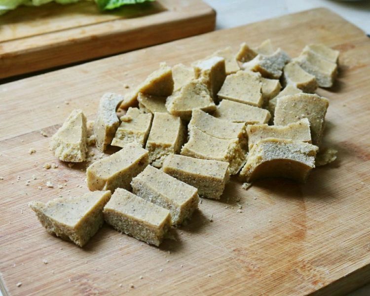 秋天多给家人这样吃白菜，不和面不擀面，清香柔软，汤也很鲜