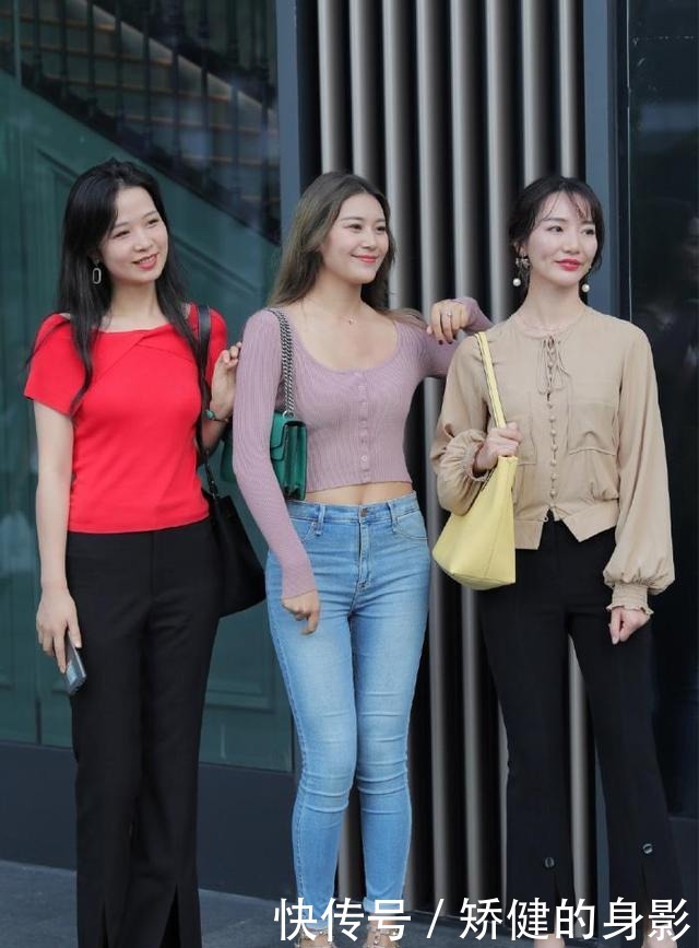 裤子|巧妙地搭配牛仔裤,清爽减龄又个性,使你的气质更加自信