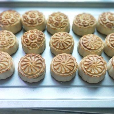 豆沙馅|简单快手又下饭的豆沙馅广式月饼，吃起来那叫一个香