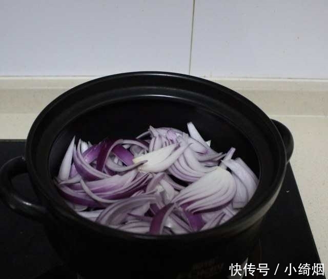 干锅土豆片,香辣过瘾,做法简单,好吃到放不下筷子