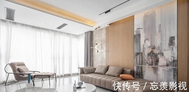 功能房|拥有改善型阳台,做三分离式布局很合理,左边晾晒,右边改功能房