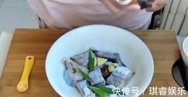 鱼块|它是餐桌上的“营养师”,常吃使人变聪明,保护视力,孩子的最爱