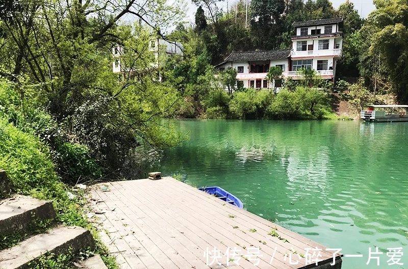 政府出资修钓台,提供垂钓好去处!享受的同时莫忘自觉,方能长久