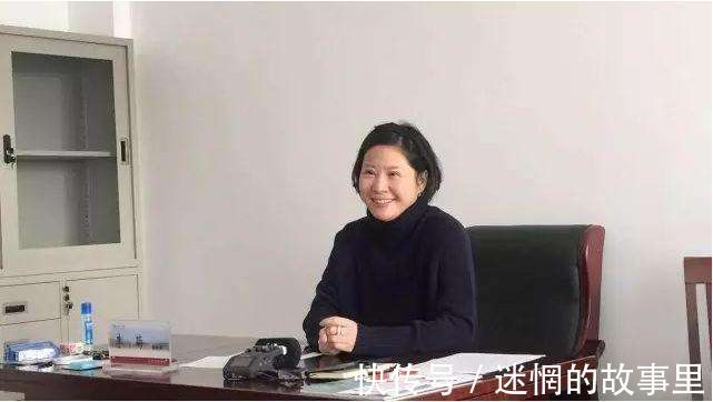 邓亚萍|中国首位女乒大魔王，43岁仍气质出众，如今身居要职生活幸福