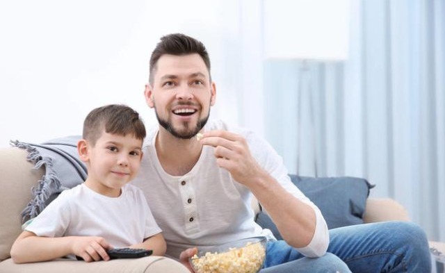 运动能力|李玫瑾直言“看电视”和“不看电视”的孩子,长大后的差距很大