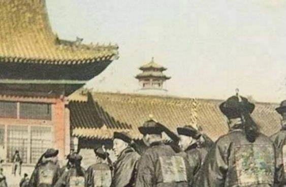 电视剧|清朝官员穿着跟电视剧里有多大差别？真实照片让你无法相信