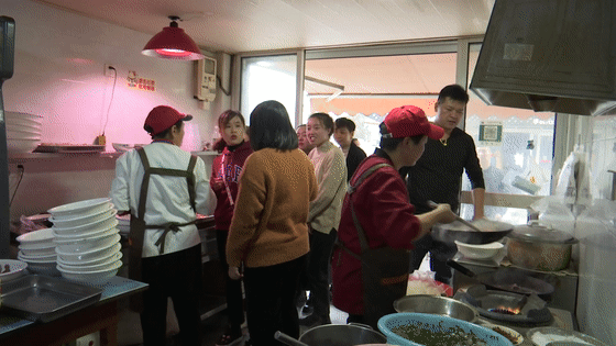  海鸿海鲜面馆|想不到！网红海鲜面馆竟藏在这样的地方