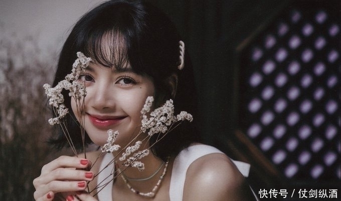 Lisa终于换刘海,像换了张脸一样,看了我都想剪同款