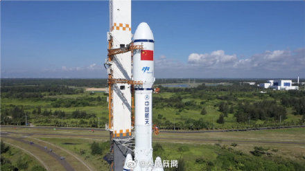 加油,中国航天!天舟二号船箭组合体转运至发射区