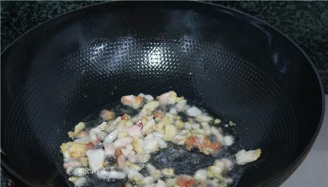 这道菜可以代替主食,香滑筋道灵活搭配,家人隔三差五就喊馋