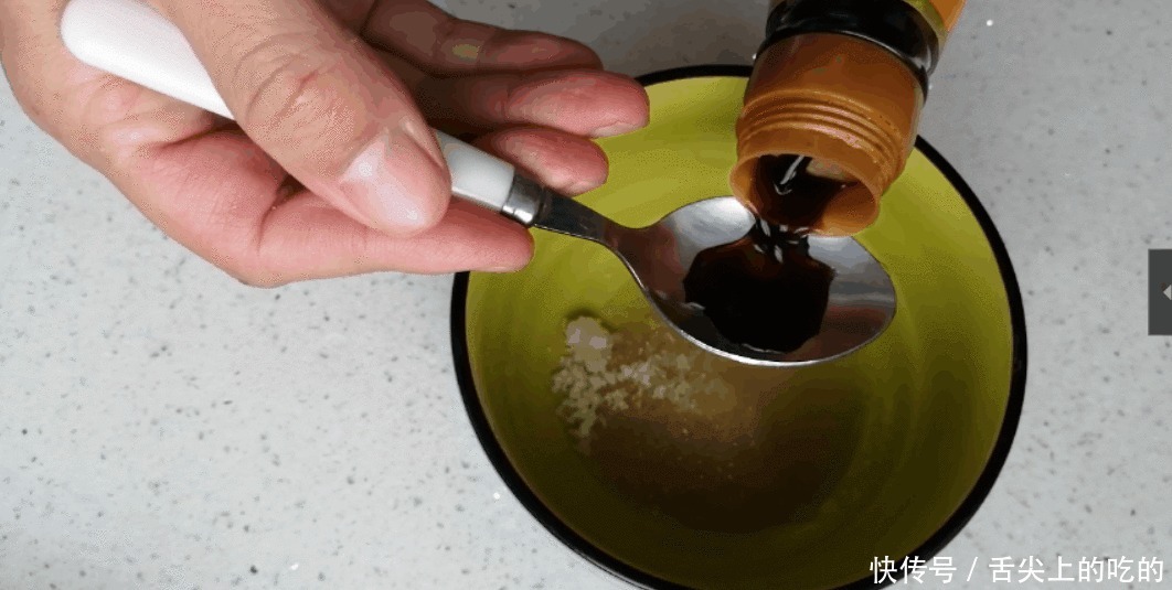 做出|大白菜怎么吃?白菜百吃,一碗芡汁,做出不一样的味道