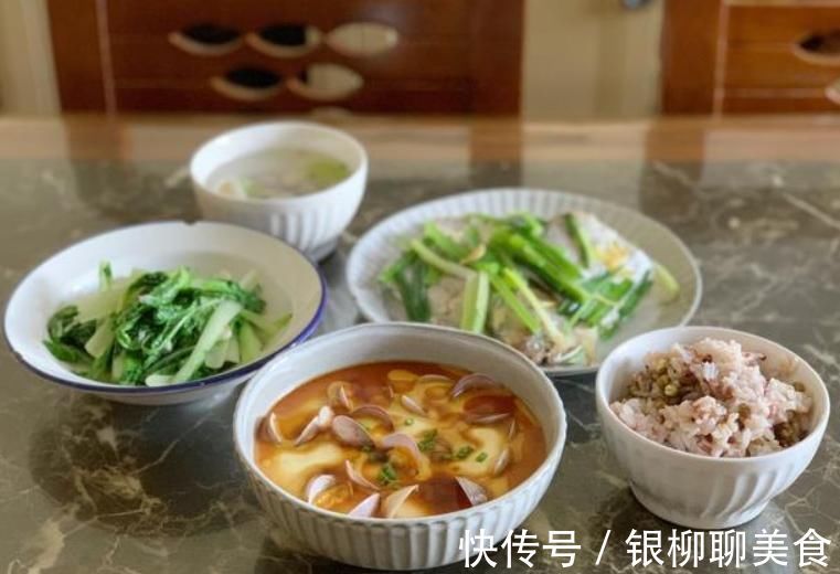 紫菜汤|孩子不在家,老两口的晚餐走红朋友圈,网友:最好的美食要用心做