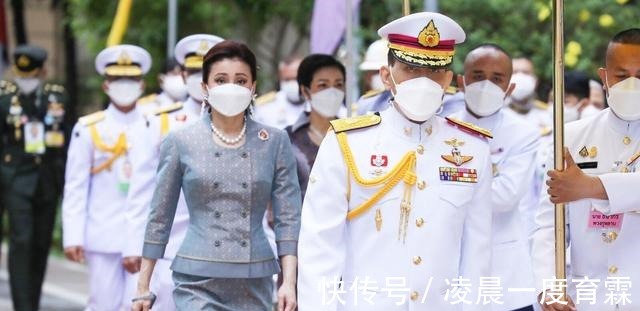 歇菜诗妮娜&“临时王后”歇菜诗妮娜海报被裁,官方只晒苏提达祭祖照片