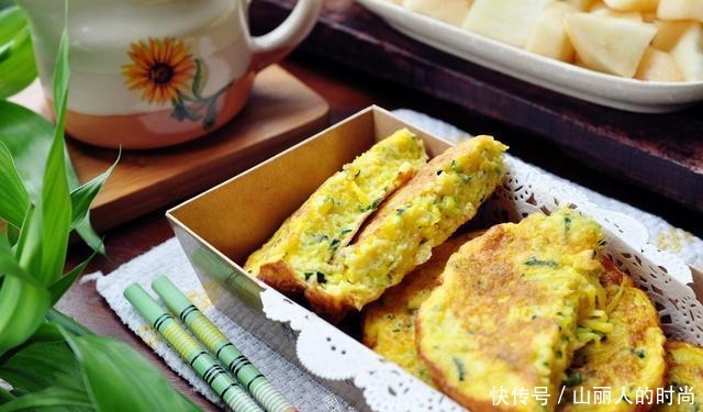 早餐|快手早餐蛋饼2款,菜多易熟,又软又嫩,可口滋润防秋燥