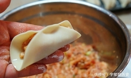 生油|调饺子馅儿,放生油还是熟油?很多人都做错了,难怪味道不够鲜香